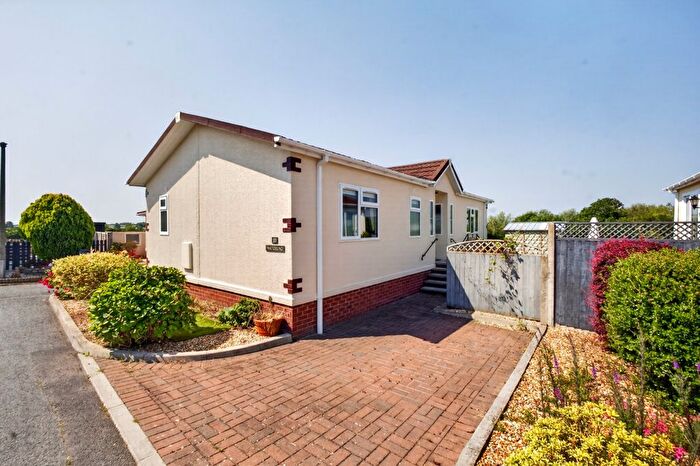 2 Bedroom Park Home For Sale In Bovingdon Park, Hereford, HR4