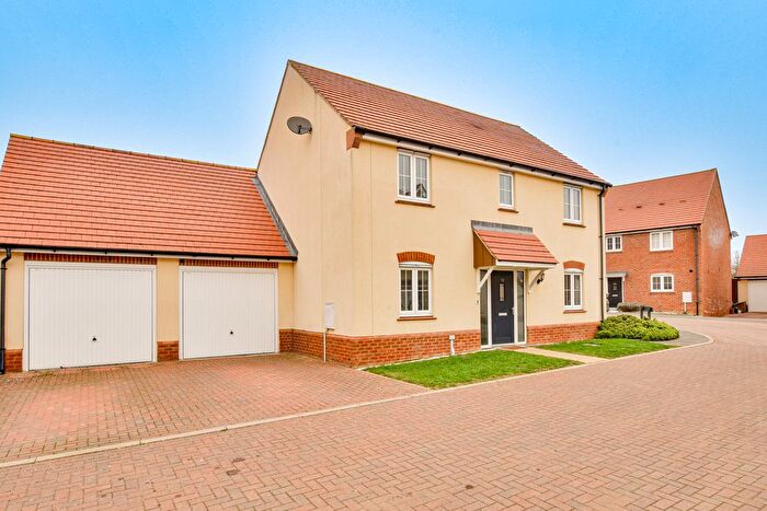 4 Bedroom Detached House For Sale In Lincoln Gardens, Thaxted, CM6