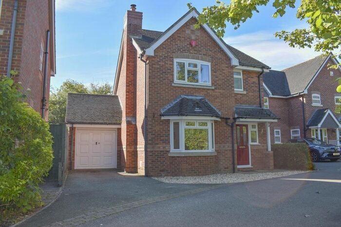 3 Bedroom Detached House To Rent In Vitre Gardens, Lymington, Hampshire, SO41