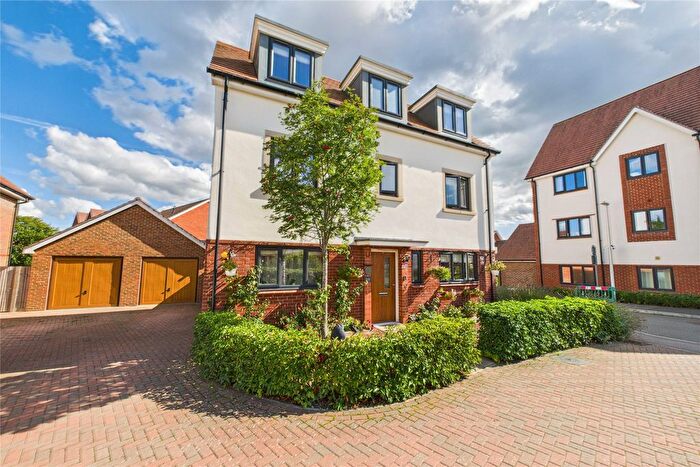 4 Bedroom Town House For Sale In Quiller Avenue, Arborfield Green, Reading, Berkshire, RG2