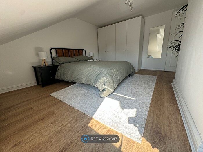 1 Bedroom Flat To Rent In Market Street, Wirral, CH47