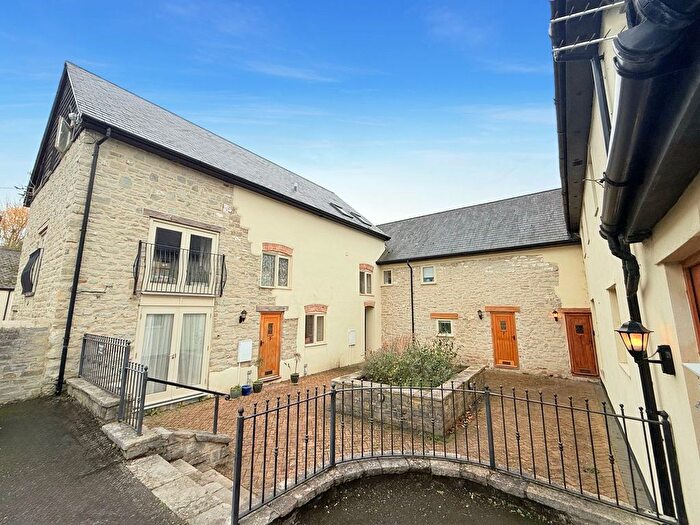 4 Bedroom Mews To Rent In Hele Manor Barns, Hele, Taunton, TA4