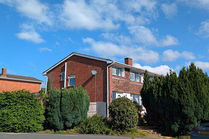 3 Bedroom Semi-Detached House To Rent In Brook Road, SO50