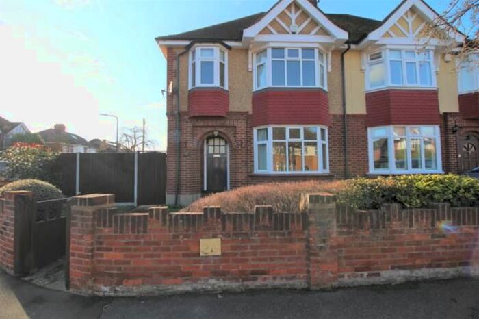 3 Bedroom Semi-Detached House To Rent In Phillpotts Avenue, Bedford MK40