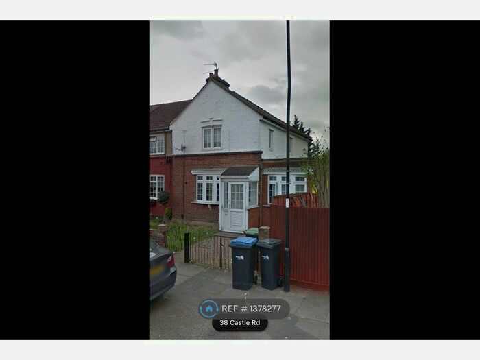 4 Bedroom End Of Terrace House To Rent In Castle Road, Enfield, EN3
