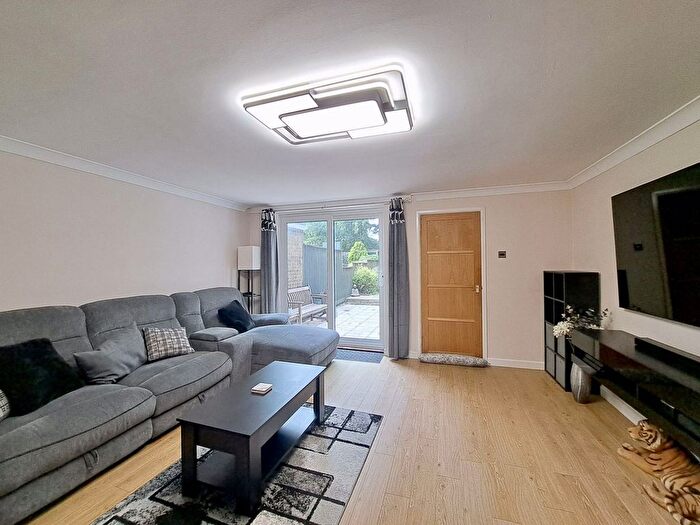 3 Bedroom End Of Terrace House For Sale In Millfield, Poole, BH17