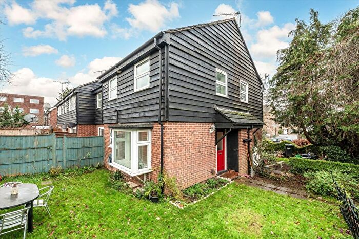 1 Bedroom End Terrace House For Sale In Moreton Avenue, Isleworth, TW7