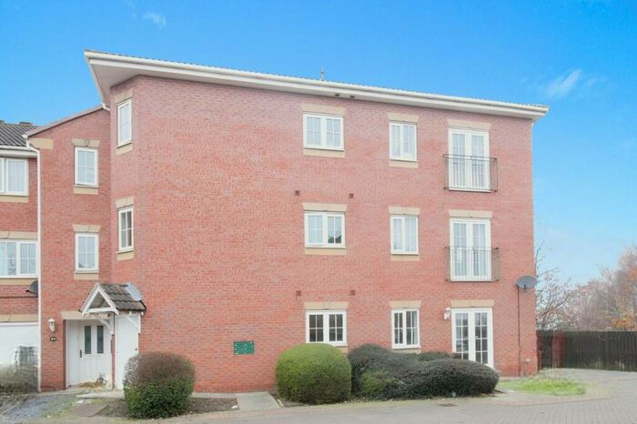 2 Bedroom Apartment To Rent In Kensington Way, Leeds, West Yorkshire, LS10