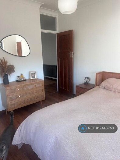 1 Bedroom Flat To Rent In Maywin Drive, Hornchurch, RM11