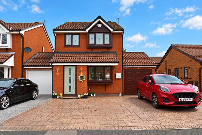 3 Bedroom Link Detached House For Sale In The Shires, Droylsden, M43