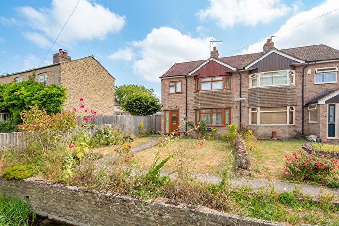 3 Bedroom Semi-Detached House For Sale In The Villas, Bicester, OX25