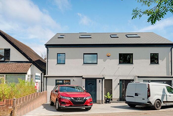 4 Bedroom Property To Rent In Windmill Lane, Greenford, UB6