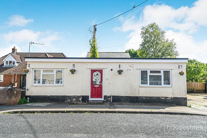 1 Bedroom Detached Bungalow For Sale In The Pound Bromham, Chippenham, SN15