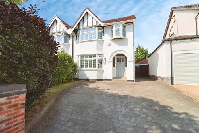 3 Bedroom Semi-Detached House For Sale In Heyville Road, Bebington, CH63