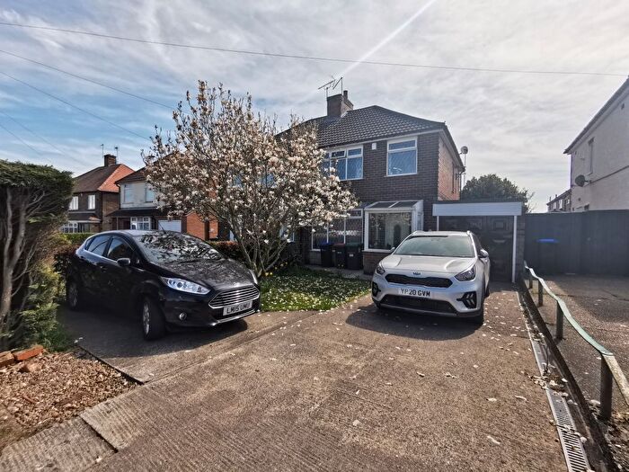4 Bedroom Semi Detached House To Rent In Frederick Avenue, Nottingham, NG17