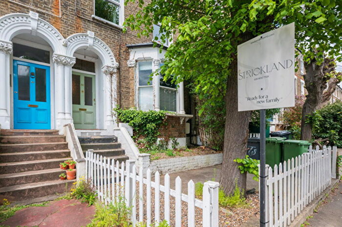 2 Bedroom Flat For Sale In Endwell Road, London, SE4