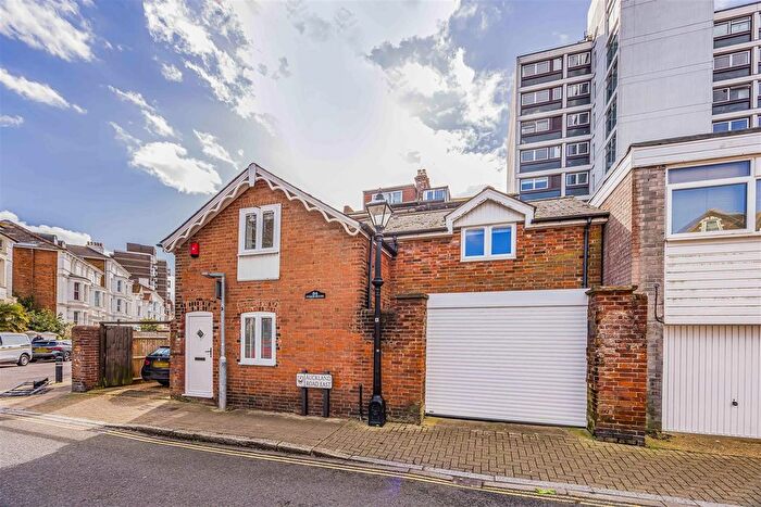 3 Bedroom Detached House For Sale In Auckland Road East, Southsea, PO5