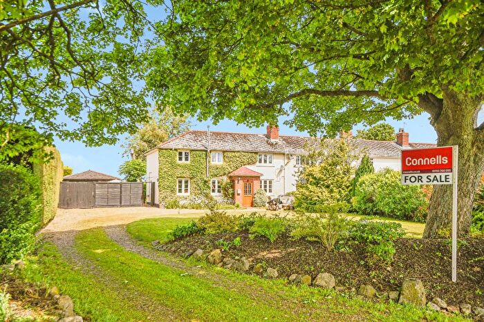 4 Bedroom End Of Terrace House For Sale In Sambre Road, Chiseldon, Swindon, SN4