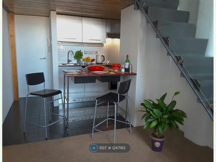 1 Bedroom Flat To Rent In Manhattan Building, London, E3