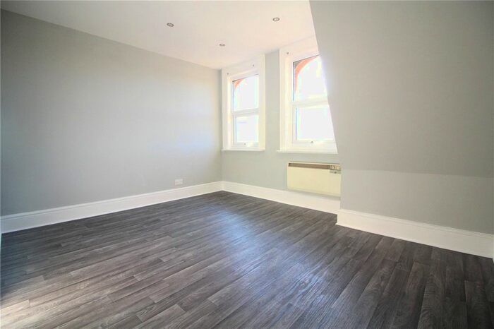 2 Bedroom Flat To Rent In The Grove, Gravesend DA12