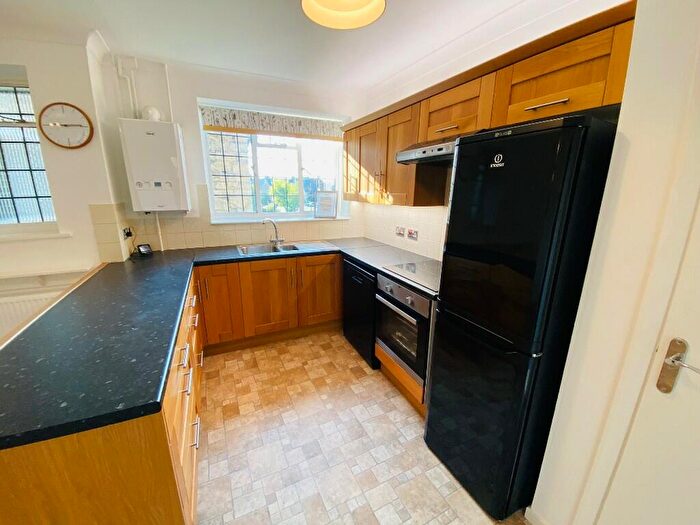 2 Bedroom Apartment To Rent In Croughton Road, OX17