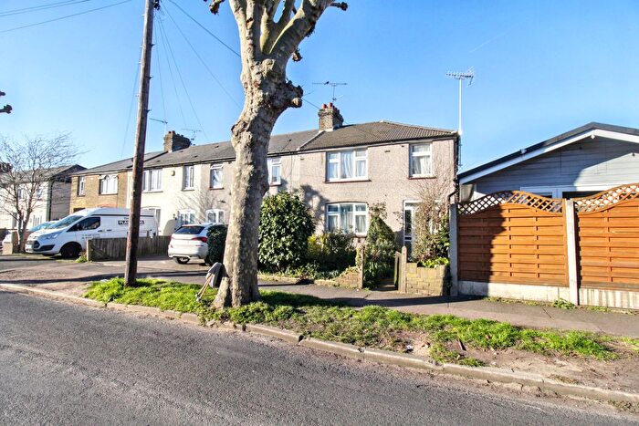 3 Bedroom Property For Sale In Ames Road, Swanscombe, Kent, DA10