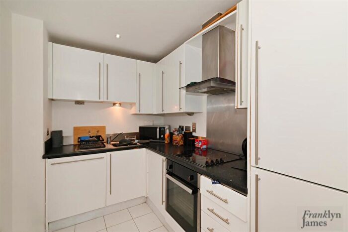 1 Bedroom Apartment For Sale In Hallsville Road, London, E16