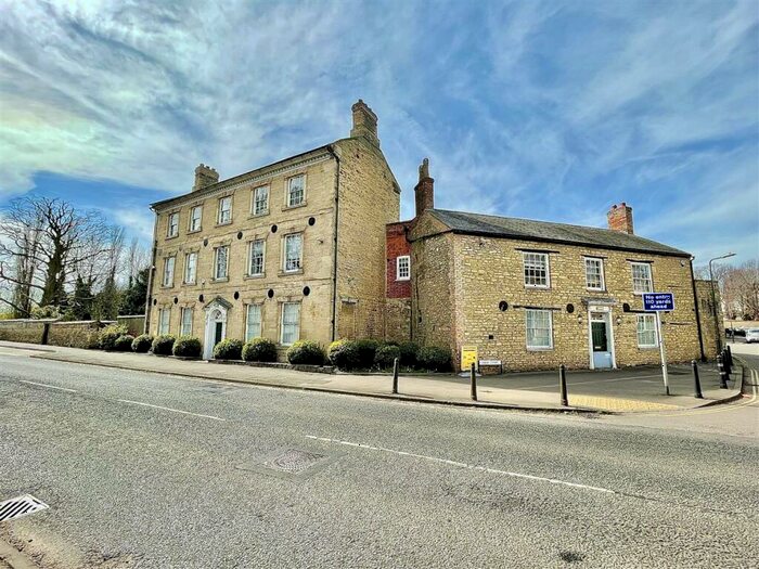 10 Bedroom Detached House For Sale In Bridge House & Tunns Cottage, Bridge Street, Olney, MK46