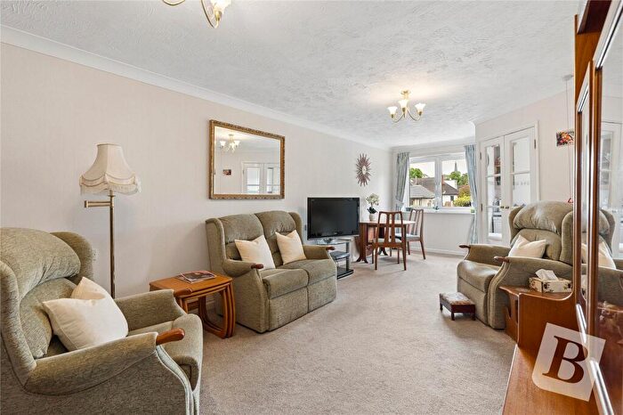 1 Bedroom Apartment For Sale In Draper Court, Mavis Grove, Hornchurch, RM12