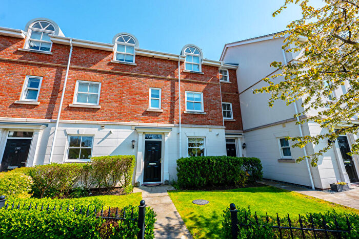 2 Bedroom Flat To Rent In Thorpe Hall Avenue, Southend-on-sea, SS1