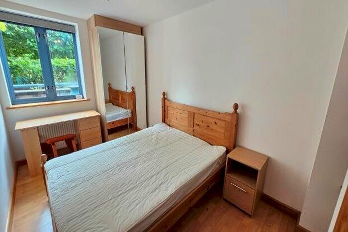 2 Bedroom Flat To Rent In Cumberland Road, Bristol, BS1