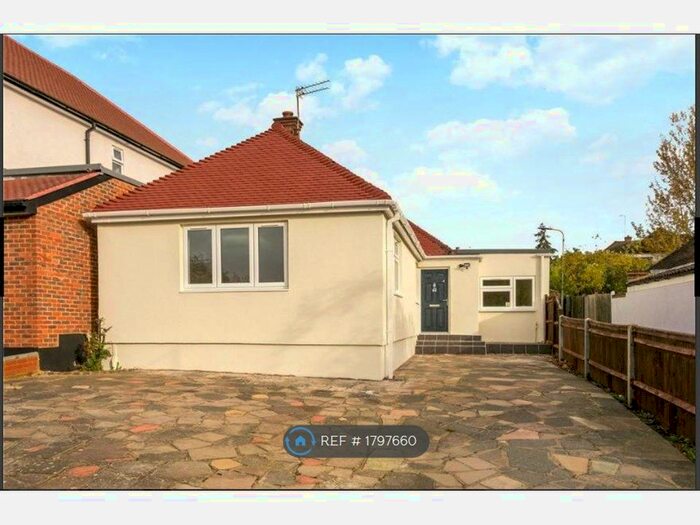 4 Bedroom Bungalow To Rent In Northwood Way, Northwood, HA6