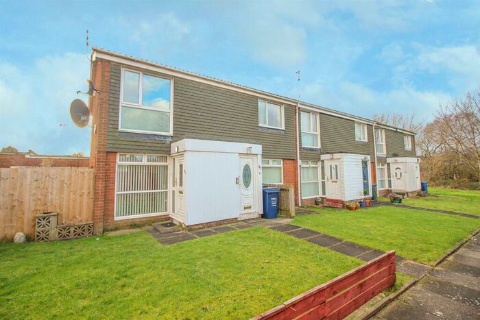 2 Bedroom Flat To Rent In Soulby Court, Kingston Park, Newcastle Upon Tyne, NE3