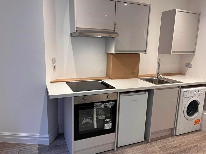 Studio To Rent In High Street, Acton, W3