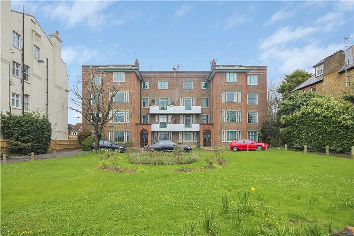 2 Bedroom Flat To Rent In Streatham Common North, London, SW16