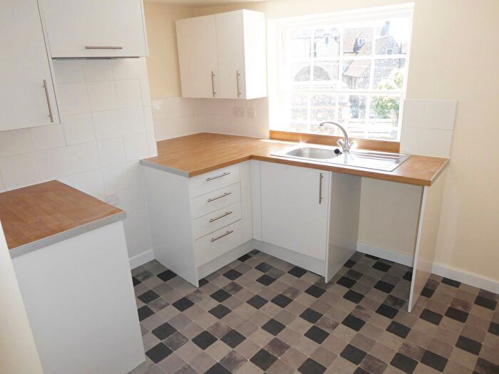 1 Bedroom Flat To Rent In Bed. U/F. The Borough, Canterbury, CT1