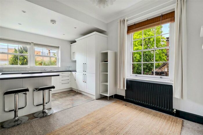 2 Bedroom Apartment To Rent In Chester Way, London, SE11