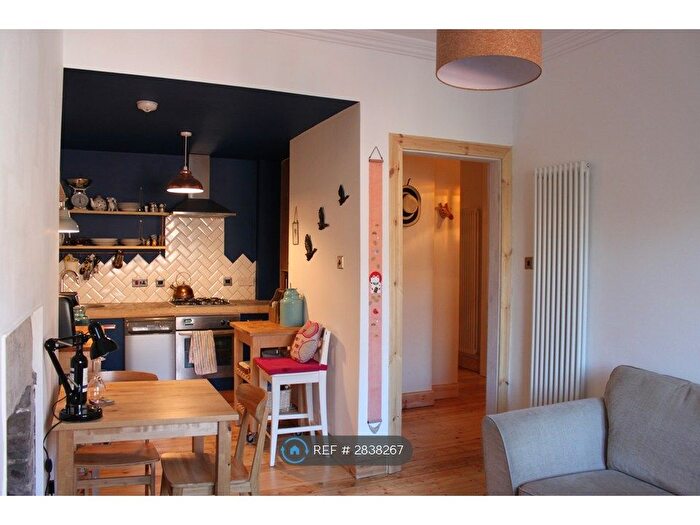 2 Bedroom Flat To Rent In Henderson Gardens, Edinburgh, EH6