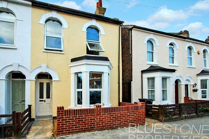 3 Bedroom Semi-Detached House To Rent In Elmers Road, Woodside, Croydon, SE25