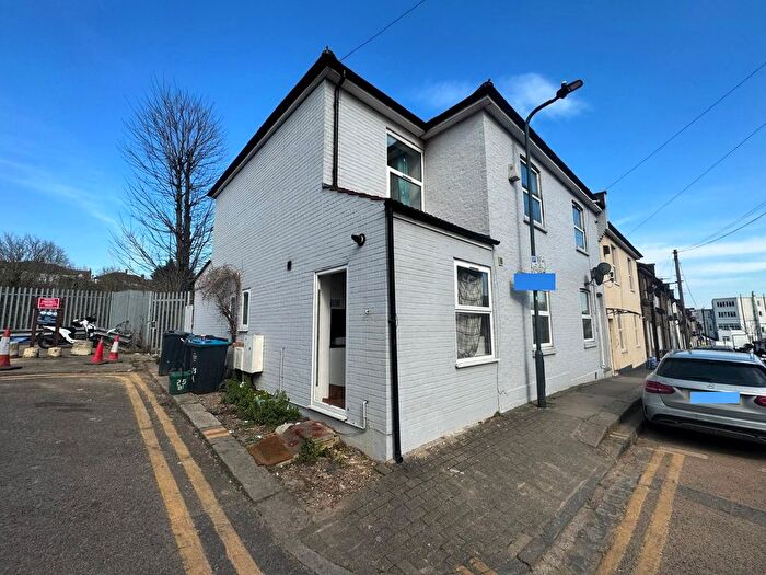 5 Bedroom Semi-Detached House To Rent In Ecclestone Place, Wembley, HA9