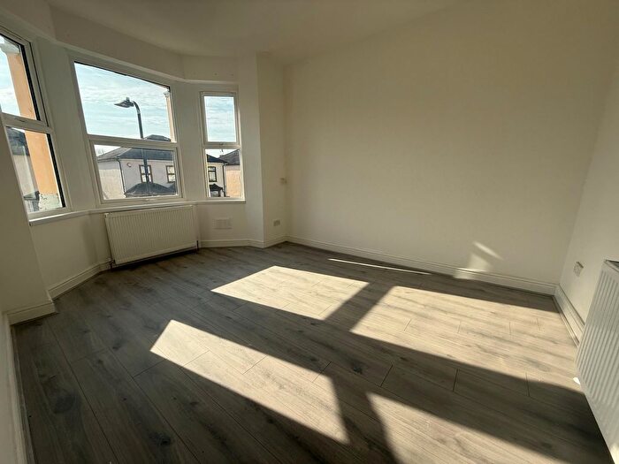 2 Bedroom Flat To Rent In Kingston Road, Southall, UB2