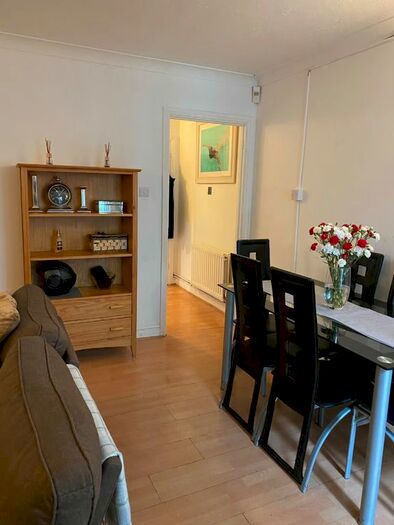 4 Bedroom Terraced House To Rent In Oxley Close, Elephant And Castle, Southwark, SE1