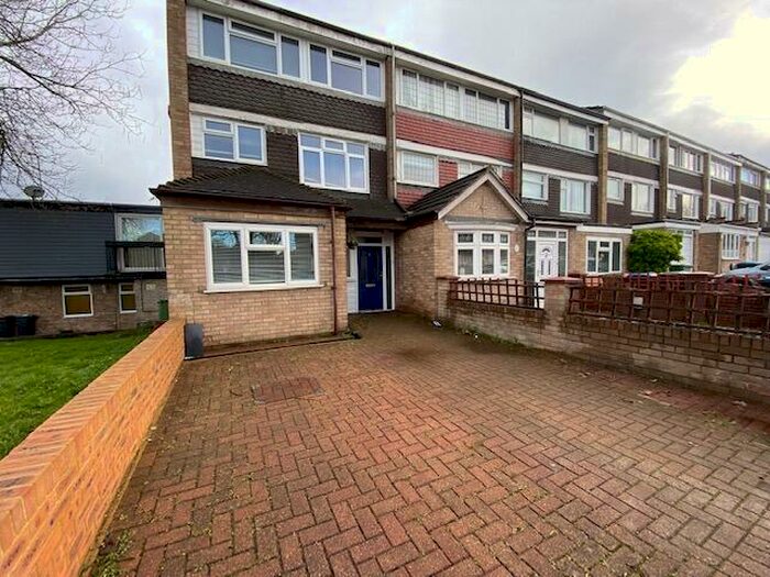 5 Bedroom House To Rent In Washington Avenue, Hemel Hempstead, HP2