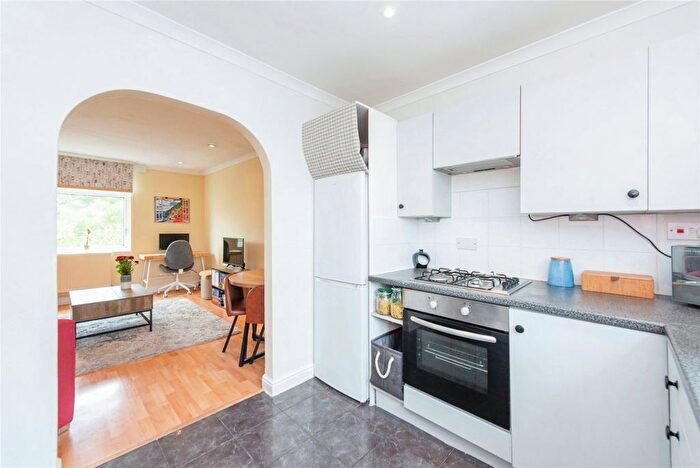 1 Bedroom Flat For Sale In Down Road, Teddington, TW11