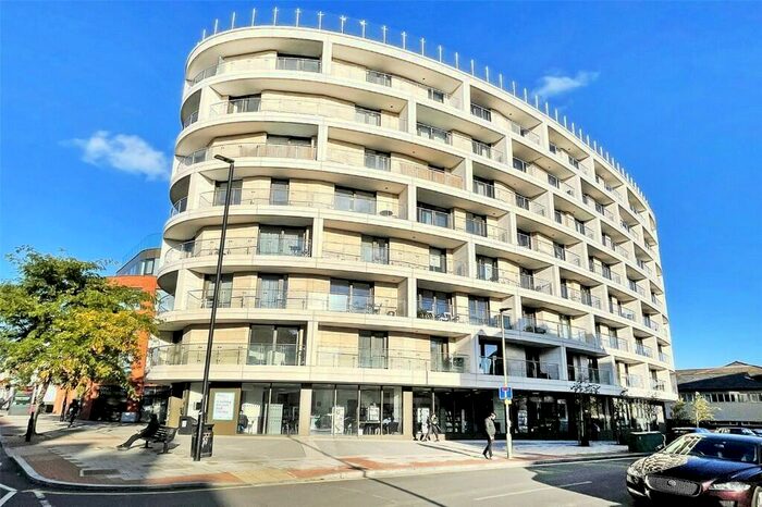 1 Bedroom Apartment For Sale In Regents Park Road, London, N3