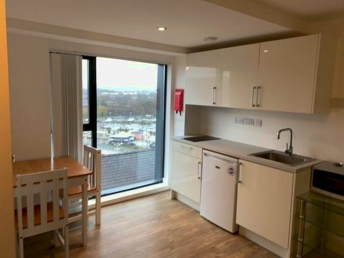 Studio To Rent In Scholes Street, Oldham, OL1