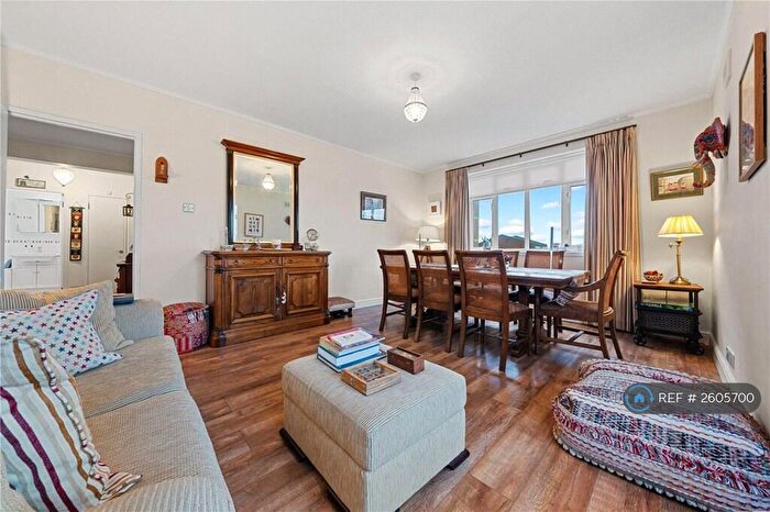 3 Bedroom Flat To Rent In Kingston Hill, Kingston Upon Thames, KT2