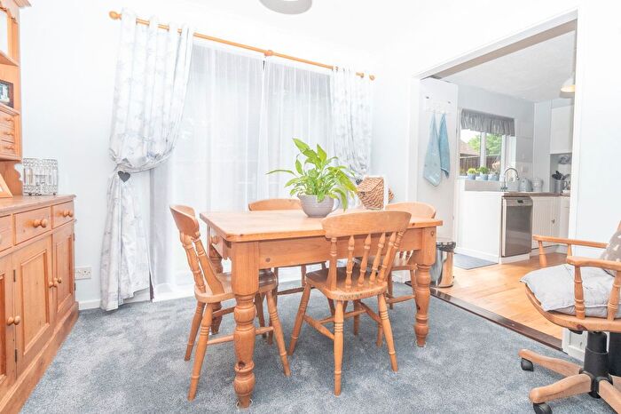 3 Bedroom End Of Terrace House For Sale In Beamont Close, Manston, CT12