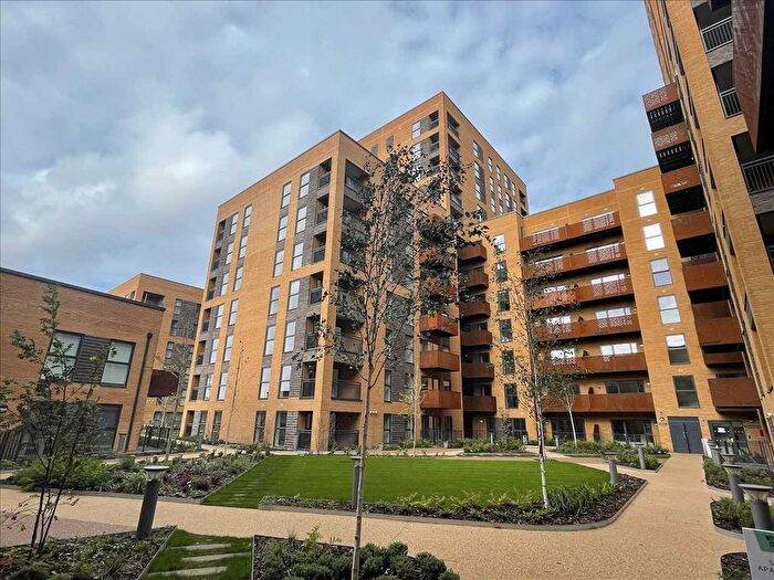 1 Bedroom Flat To Rent In Tidey Apartment, East Acton, London, W3