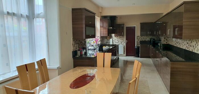 3 Bedroom Terraced House To Rent In Stoke-On-Trent, Staffordshire, ST1